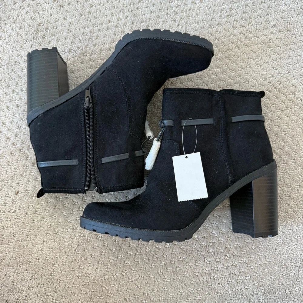 Jaclyn Smith Rubi Black Faux Suede Block Heel Rounded Toe Tassel Ankle Booties